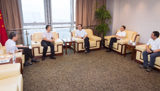 供应链综合商业服务平台迈进浙江第一站 — — 万象城AWC与温州交运集团战略签约